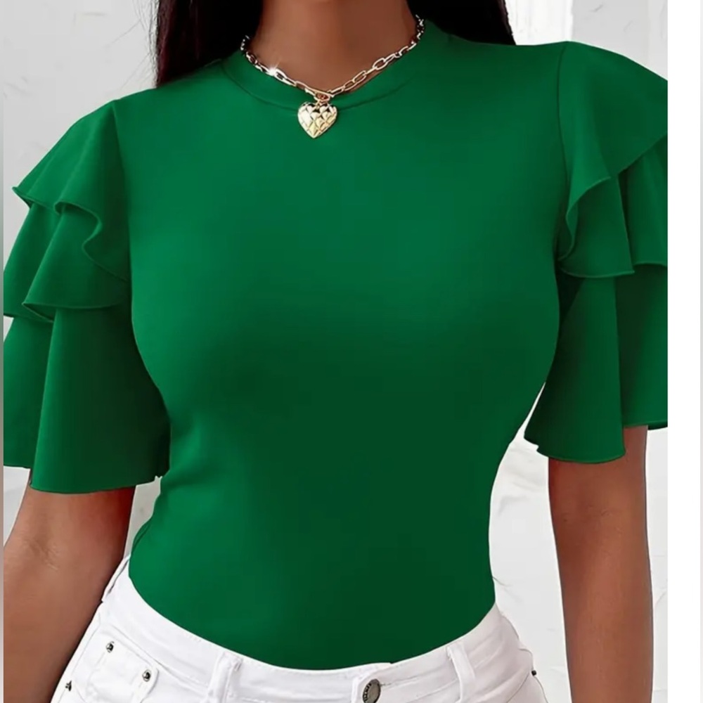 Women Solid Tiered fluttered sleeve top